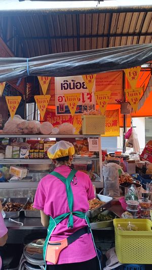 Noi 17 Vegetarian Food / เจ๊น้อย อาหาร 17 at Jae Noi 17 Vegetarian Food - เจ๊น้อย อาหาร 17 in Bangkok