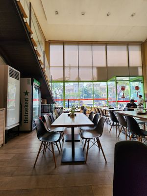 Tables at Ruyi Vegetarian in Jakarta