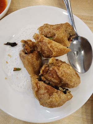 Tahu isi at Ruyi Vegetarian in Jakarta
