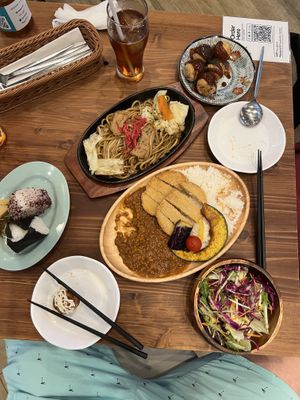 Full meal  at Pivot BASE Cafe & Bar ＠Dotonbori in Osaka