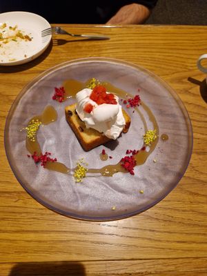 Razin cake at Pivot BASE Cafe & Bar ＠Dotonbori in Osaka