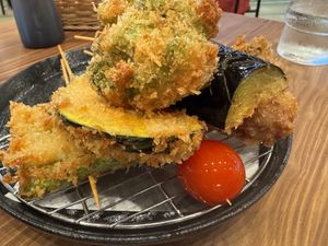 Kushikatsu 蔬菜炸串 ⭐️⭐️⭐️⭐️⭐️ 大推 必點  at Pivot BASE Cafe & Bar ＠Dotonbori in Osaka