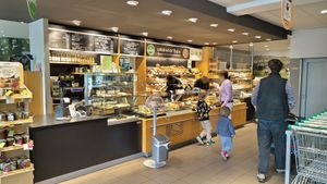 Bistro at Landwege - Am Kanal in Luebeck