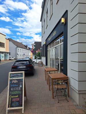 Outdoor seating at Danito's Coffee in Bingen Am Rhein