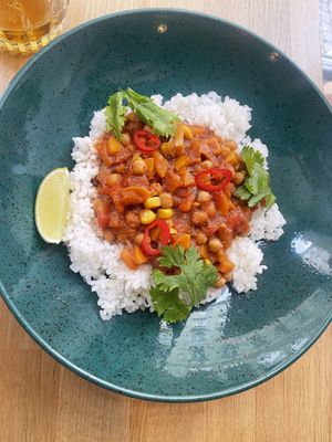 Chili sin carne (daily menu)  at Chef & Co in Prague