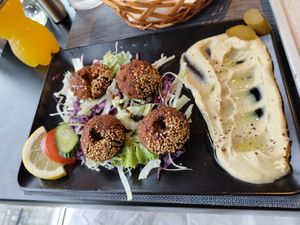 Vegan hot meze at Aladdin Cuisine in Stavanger
