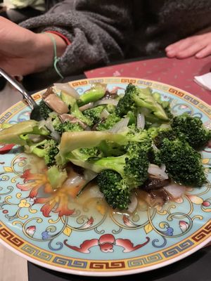Terribly presented broccoli and shiitake mushrooms. Broccoli was ok though :) at Out of China in Barcelona