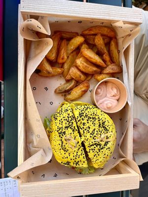 Avo Garburger with Fries at Flower Burger in Madrid