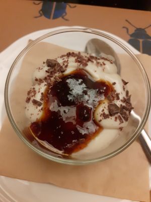 Crema di cocco e fichi caramellati at Scara e Beo in Cortona