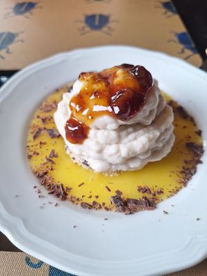 Caramelized fire coconut cream at Scara e Beo in Cortona