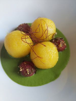 Potato balls with blue "cheese" at Scara e Beo in Cortona