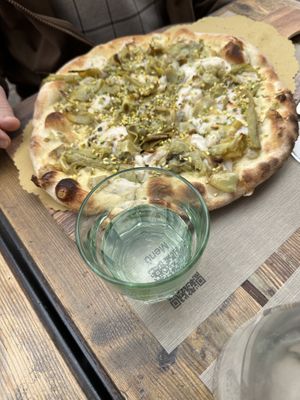 Artichoke pizzaa  at Fermaggio Bistrot & Store in Rome