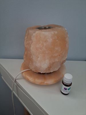 Lavender oil for the Himalayan salt lamp at Un Buon Inizio in Turin