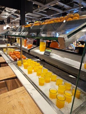 Juices at Manora in Vevey