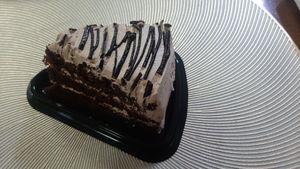Vegan cake at Loving Hut - Narnii Zam (Narnii/Sun Road) in Ulaanbaatar
