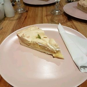 Vegan, gluten-free Apple pie (with meringue) at WieloPole3 in Krakow