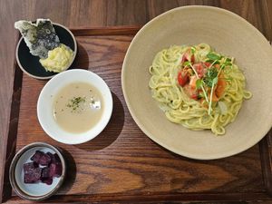 Meal Set (Photo by Jenny Tang) at Veg-Mind in Hong Kong Island