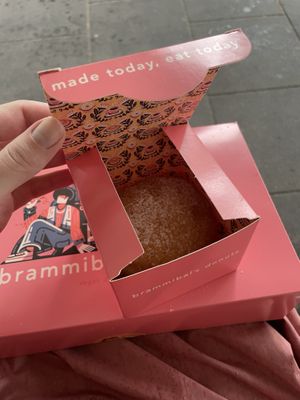 Gratis Donut mit Plum Filling am Eröffnungstag  at Brammibal's Donuts - Eppendorfer Baum in Hamburg