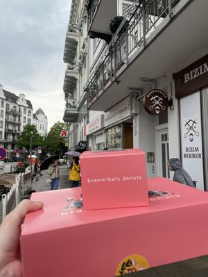Eröffnungstag  at Brammibal's Donuts - Eppendorfer Baum in Hamburg
