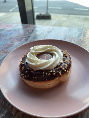 Maxi Queen 🌱 at Brammibal's Donuts - Eppendorfer Baum in Hamburg