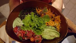 Curry Linsen Bowl at Morleos Bar and Restaurant in Offenbach