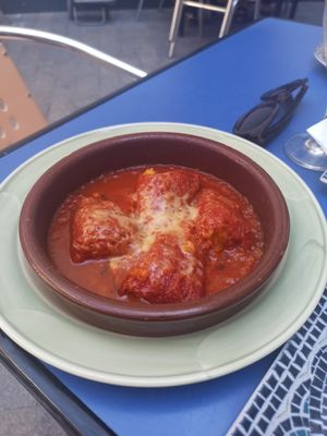 Stuffed peppers with vegetable cheese at Habanita in Sevilla