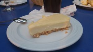 Vegan cake at Habanita in Sevilla