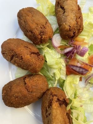 Croquetas de Tomate Seco, Albahaca y Nueces  at Habanita in Sevilla