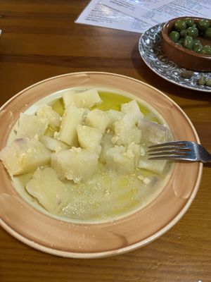 Yuca com alho  at Habanita in Sevilla