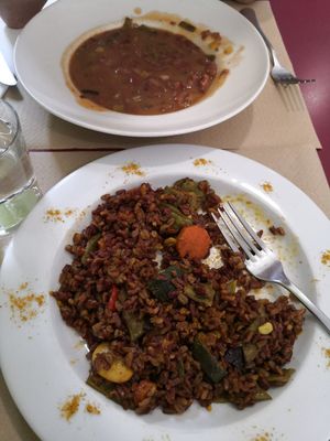 Red rice with vegetables + haricot bean soup at Amaranto in Port De Sagunt