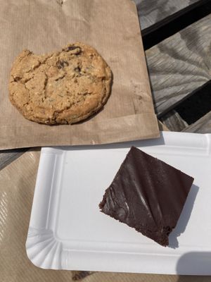 Veganer Cookie und veganer Schokokuchen  at Præstø Bagværk in Praestoe