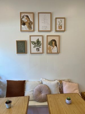 Pretty decor at Velicious Café in North Narrabeen