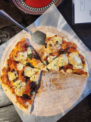 Margarita pizza with vegan cheese - it was really good! at Xi Fusuba - 希府素吧 in Lijiang