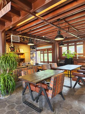 Beautiful cafe at Xi Fusuba - 希府素吧 in Lijiang