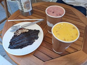Crepe de chocolate y smoothies at AlmaZen Orgánico in Almeria