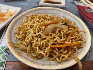 Noodles Yakisoba 🌱 (pedidos sin huevo)  at Inku Restaurant in Zaragoza