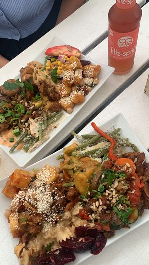 verschiedene Gerichte vom Buffet at Sattgrün - Hafen in Dusseldorf