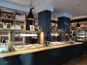 Sattgrün Hafen Theke2 at Sattgrün - Hafen in Dusseldorf