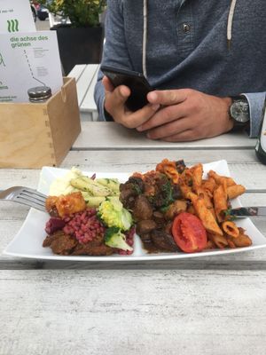 Kleine Teller  at Sattgrün - Hafen in Dusseldorf