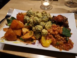 Warm food dish at Sattgrün - Hafen in Dusseldorf