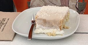 Kokos Kuchen at Sattgrün - Hafen in Dusseldorf