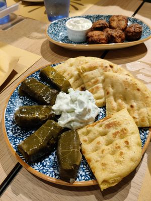 Dolmadakia and zucchini patties at Zespero in Vicenza