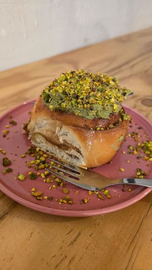 Pistazien Hefeschnecke at Der Süße Schmidt in Dresden