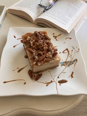 Pecan Cheesecake (I added the vegan caramel drizzle bc I had some leftover from a recipe but it’s delicious without, too!) #Veganuary at EarthFed in Savannah