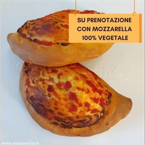 CALZONE AL FORNO MOZZARELLA E POMODORO - DA PRENOTARE IN ANTICIPO at Pasticceria Dolce Antico in Cisternino