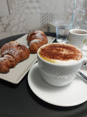 CROISSANT AND CAPPUCCINO 100% VEG at Pasticceria Dolce Antico in Cisternino