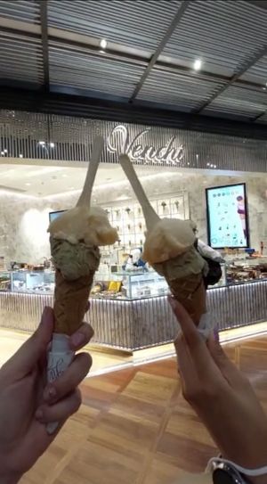 Helado de pistacho con sorbete de melón   at Venchi in Venice