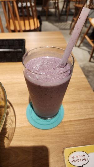 Berry smoothie at Food Holiday in Tokyo
