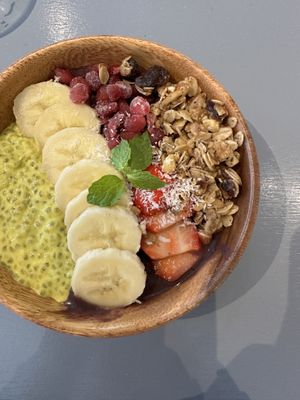 Açaí Bowl  at COIRO - 四ツ橋 カフェ in Osaka