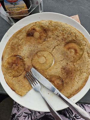 Vegan pancake with Apples and cinnamon at Pannenkoekenhuis Kijkduin  in The Hague